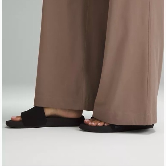 Lululemon Swift Wide-Leg Mid-Rise Pants - Picture 5 of 8